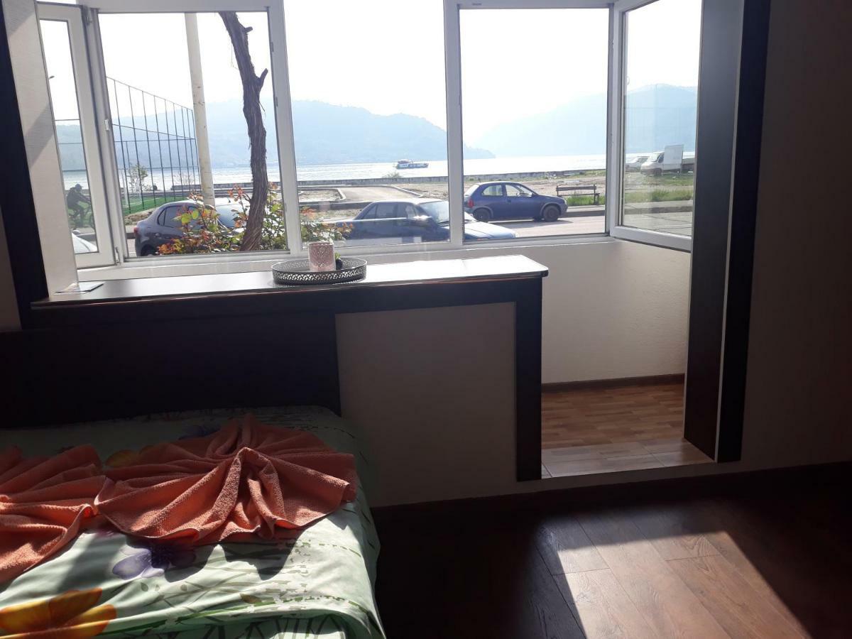 Apartment Ada Kaleh Orşova Extérieur photo